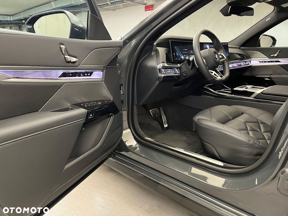BMW Seria 7 - 16