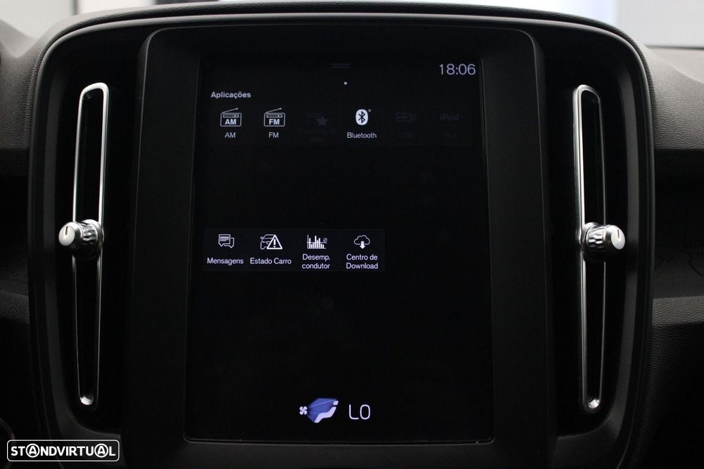 Volvo XC 40 2.0 D3 - 18