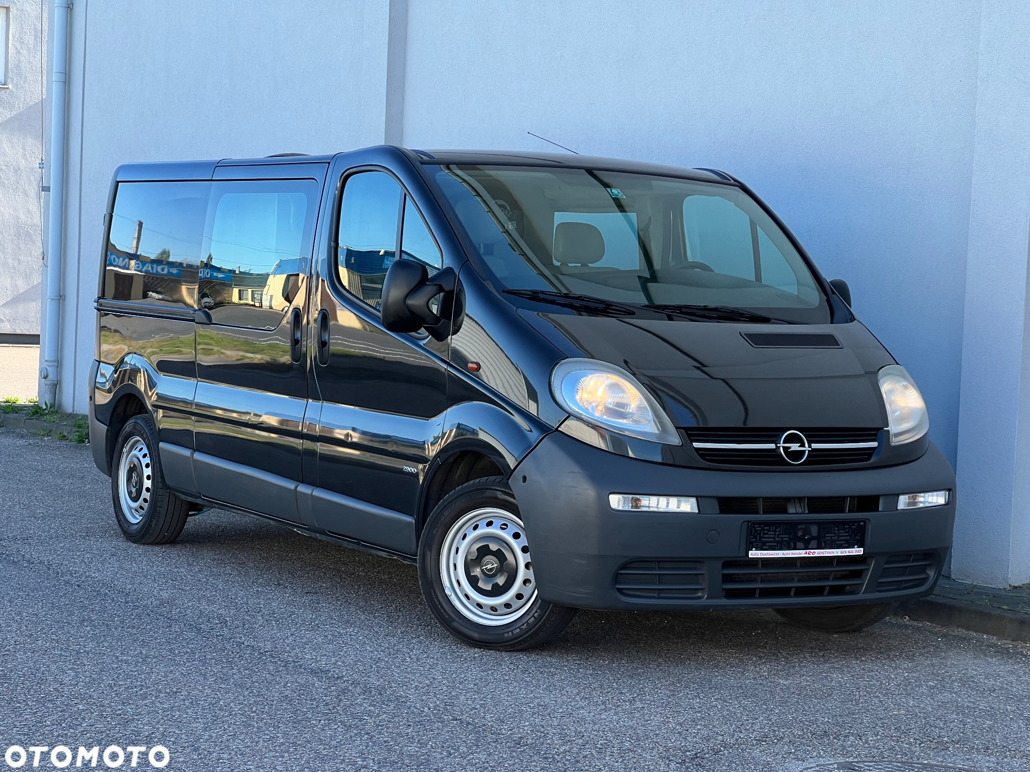 Opel Vivaro LONG - 2