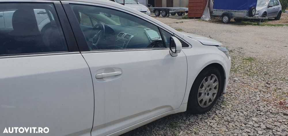 Toyota Avensis 2.0 D-4D Executive - 7
