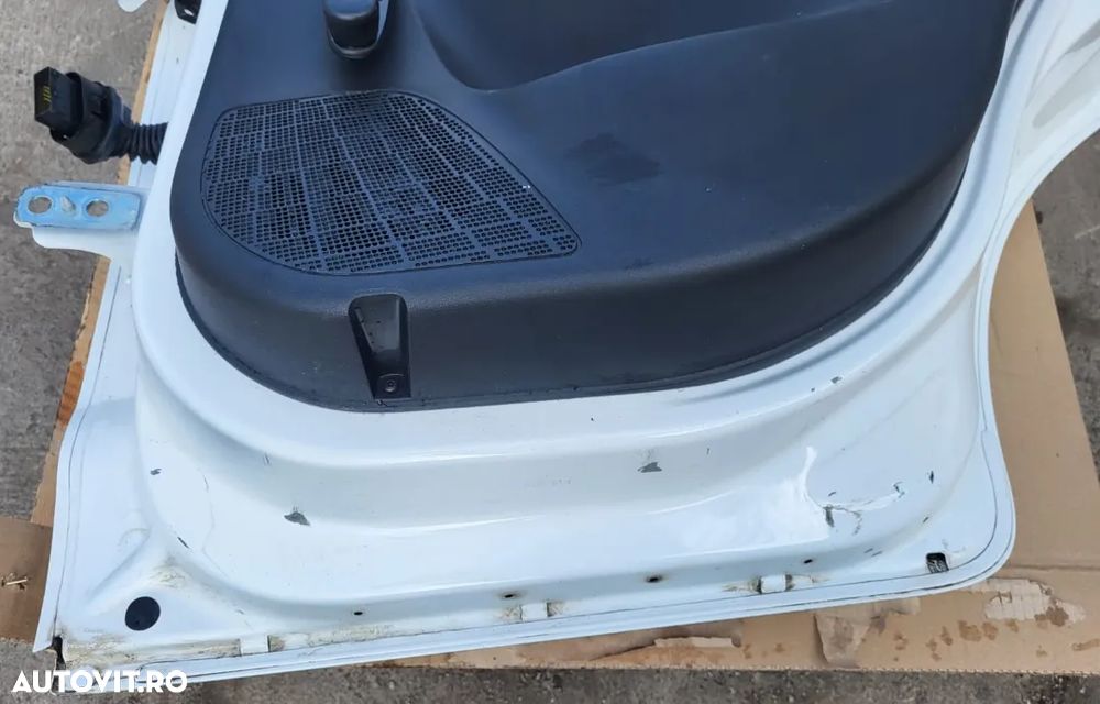 Vindem usa dreapta spate complecta pentru Citroen C 3 din 2013 - 2