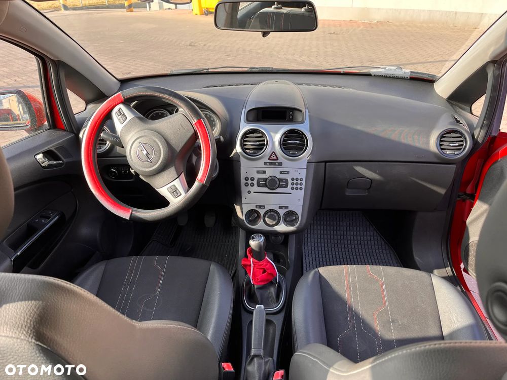 Opel Corsa 1.4 16V Edition 150 - 10