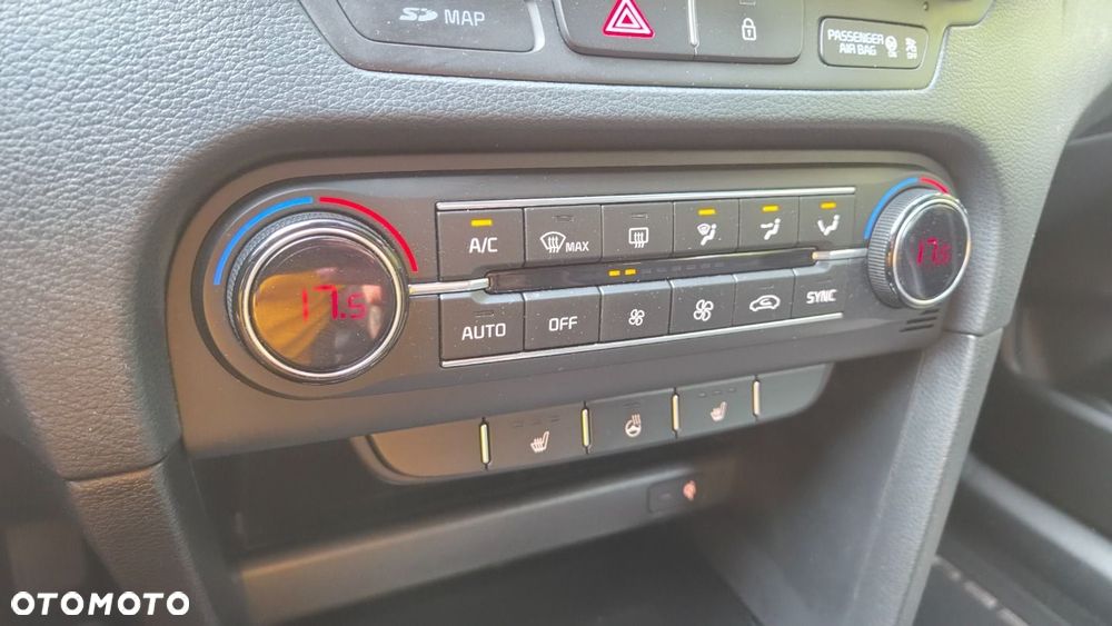 Kia Ceed 1.6 CRDi Vision - 32