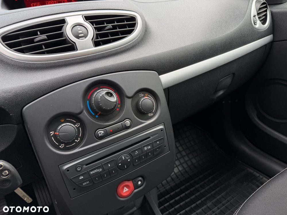 Renault Clio 1.2 16V 75 Expression - 21