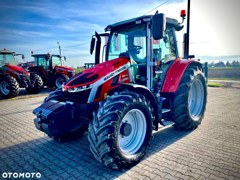 Massey Ferguson 5S.145 Dyna-6