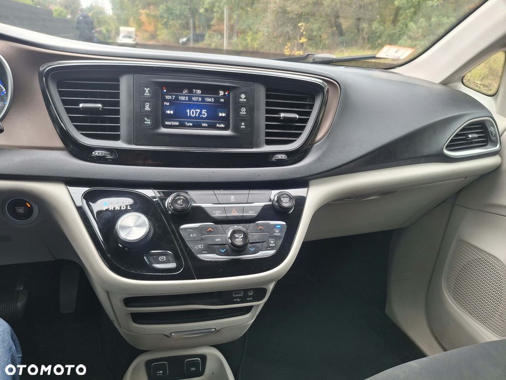 Chrysler Pacifica - 9