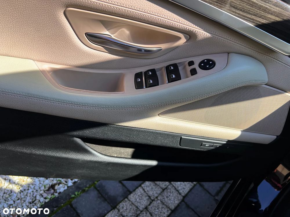 BMW Seria 5 520d xDrive Luxury Line - 28