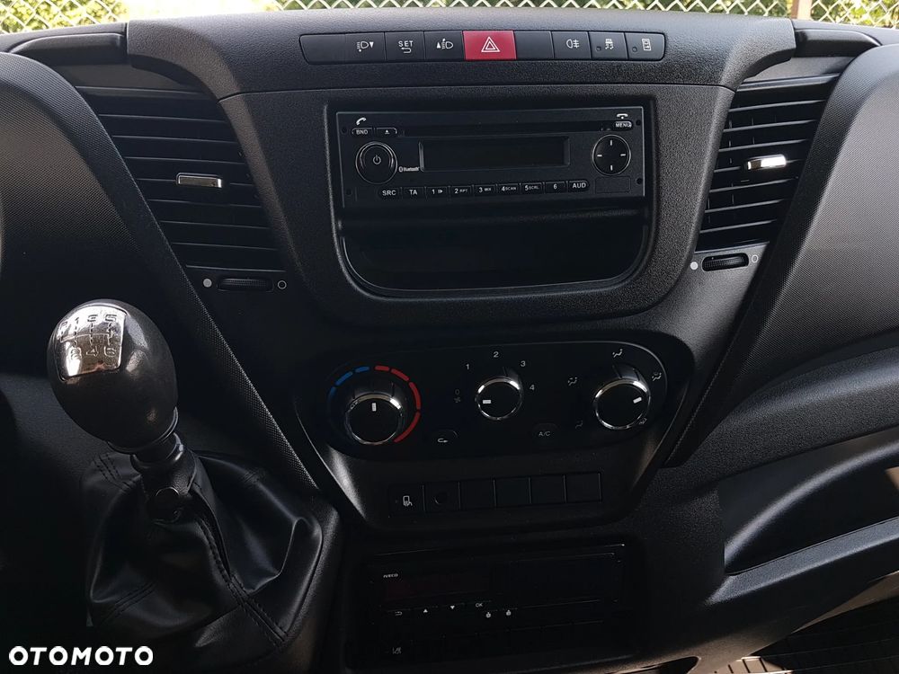 Iveco 70C18 WYWROTKA 3 STRONNA KIPER 4,0x2,2 BLIŹNIAKI 7 TON KLIMA HAK MANUAL 6-BIEGÓW - 10
