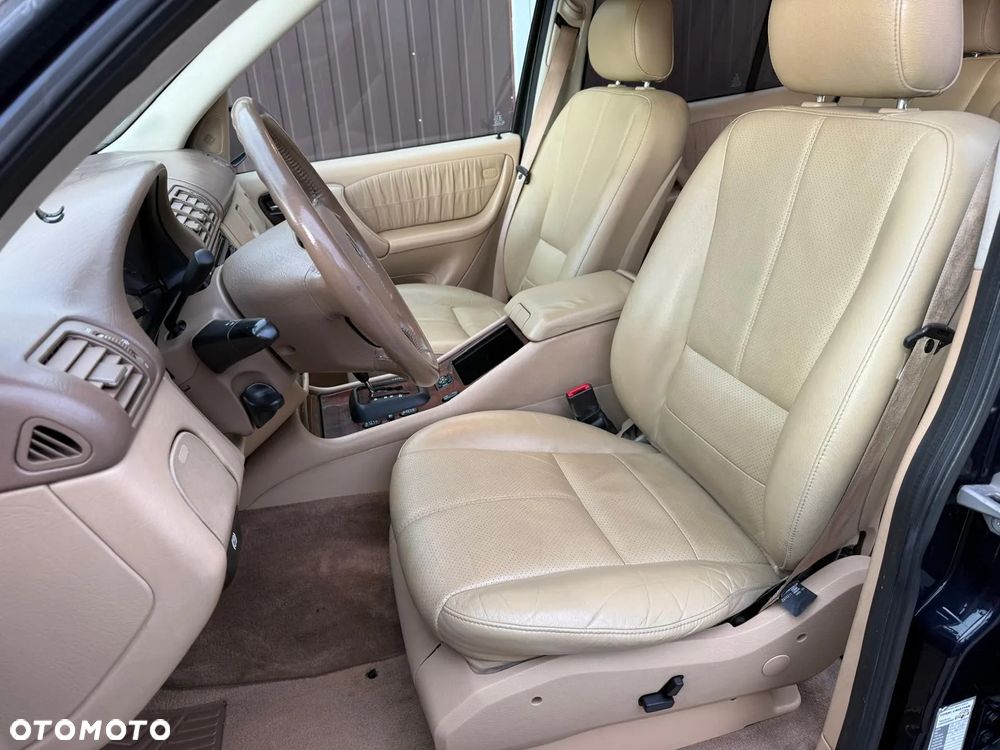 Mercedes-Benz ML - 25