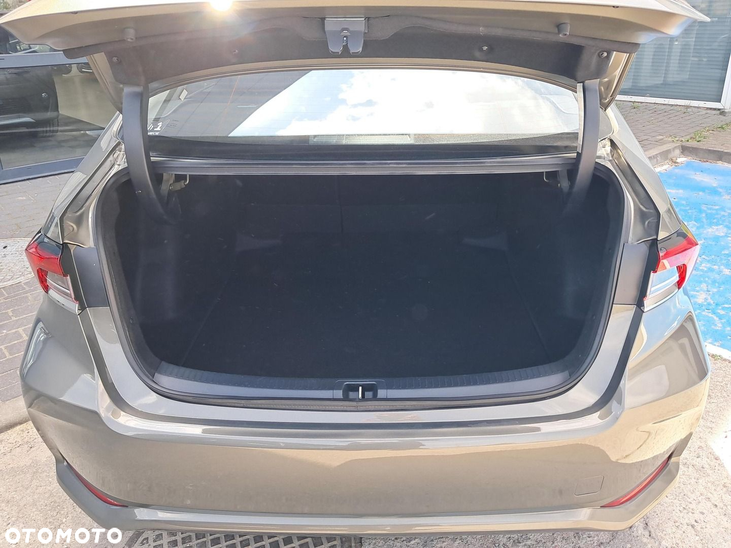 Toyota Corolla - 13