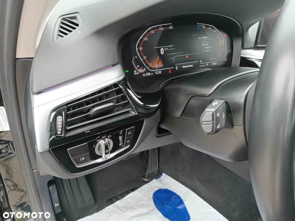 BMW Seria 5 520d MHEV - 14