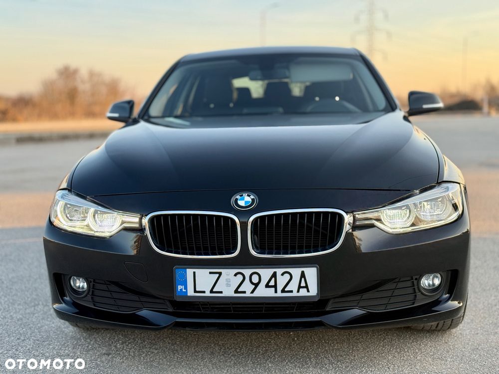 BMW Seria 3 318d - 14