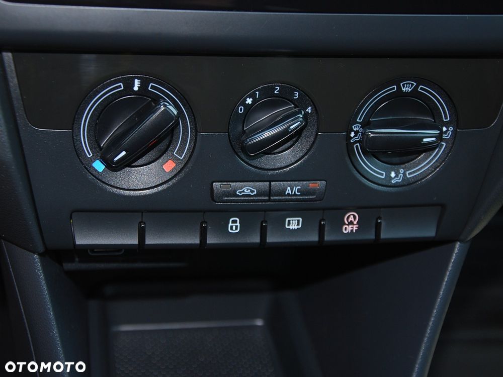 Skoda RAPID 1.0 TSI Ambition - 29