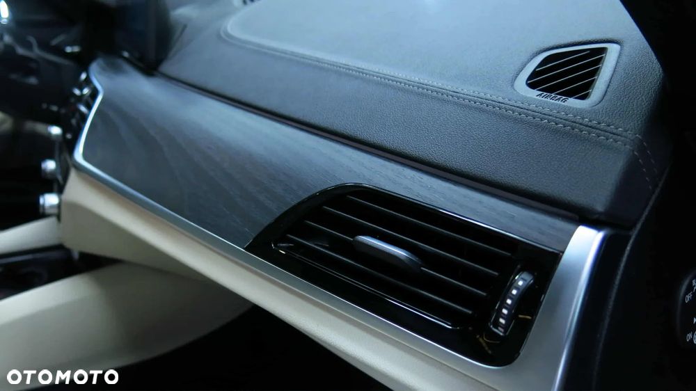 BMW Seria 5 520d xDrive M Sport sport - 10