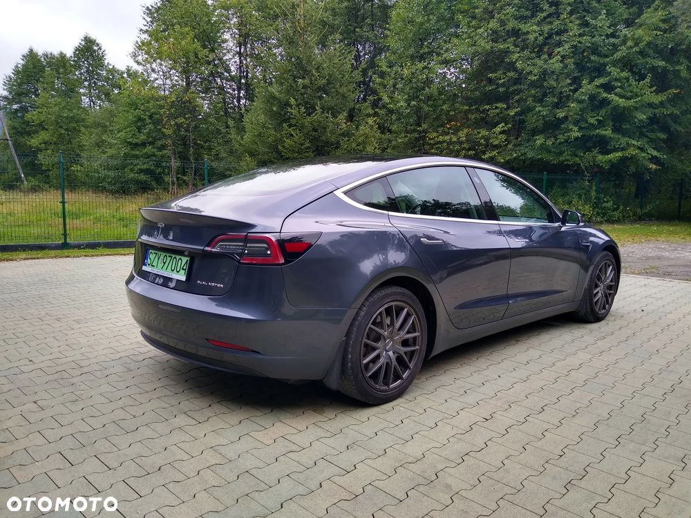 Tesla Model 3 - 3