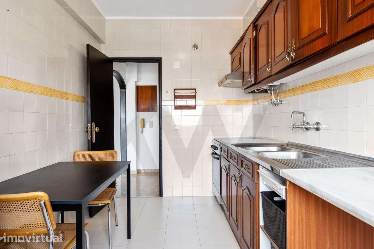 APARTAMENTO T1, RUA QUINTA DOS MEDRONHEIROS, SOBREDA - Grande imagem: 5/24