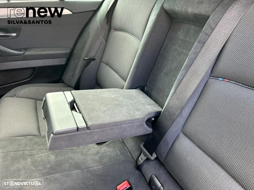 BMW 520 d xDrive Auto — fotografia 27