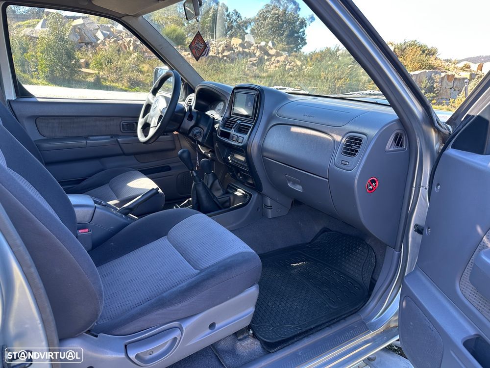 Nissan Pick Up 2.5 TD CD Navara XTr+Box+CD - 11