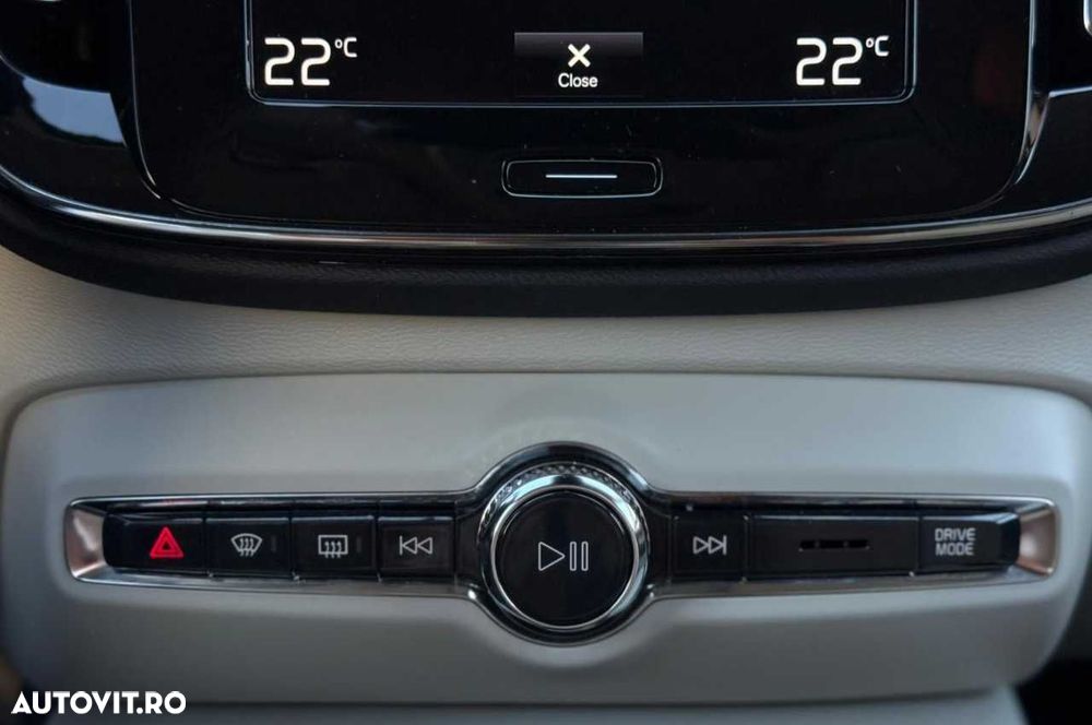 Volvo XC 40 - 24