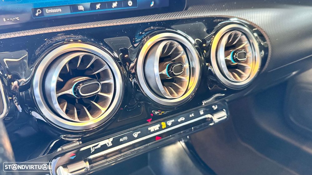 Mercedes-Benz CLA 250 e 8G-DCT Special Edition - 15