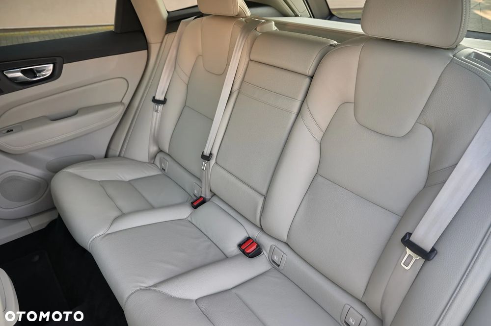 Volvo XC 60 - 30