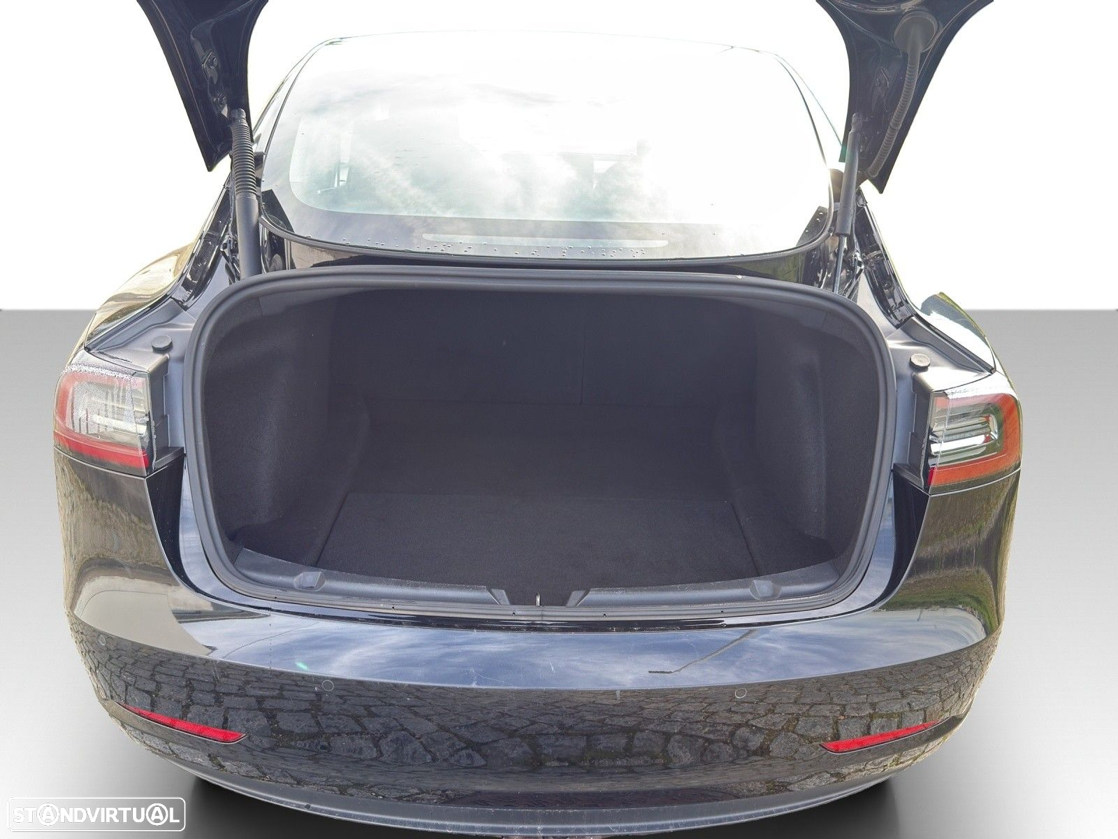 Tesla Model 3 RWD - 14