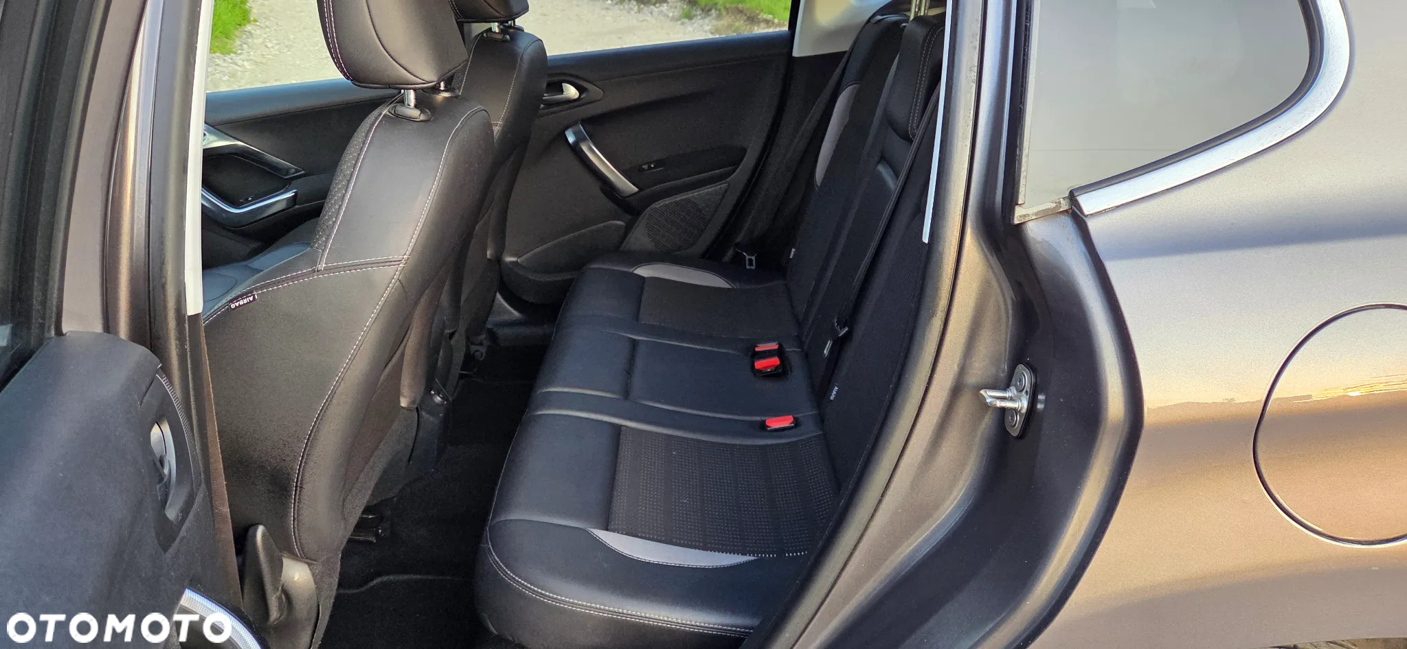 Peugeot 2008 e-HDi FAP 92 ETG6 STOP & START Allure - 10