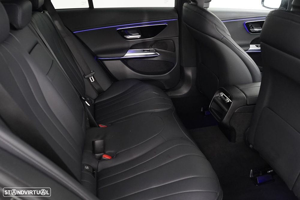 Mercedes-Benz E 300 de AMG Line - 22