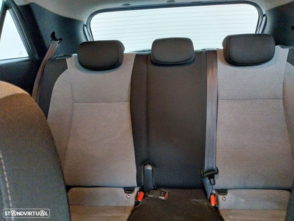 Hyundai i20 1.1 CRDi Comfort+Pack Look+JLL16 - 5