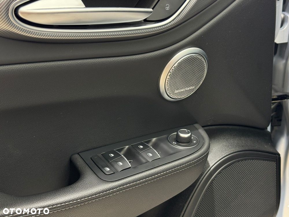 Alfa Romeo Giulia 2.0 Turbo Veloce Q4 - 21