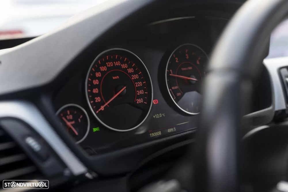 BMW 320 d Auto Pack M - 12