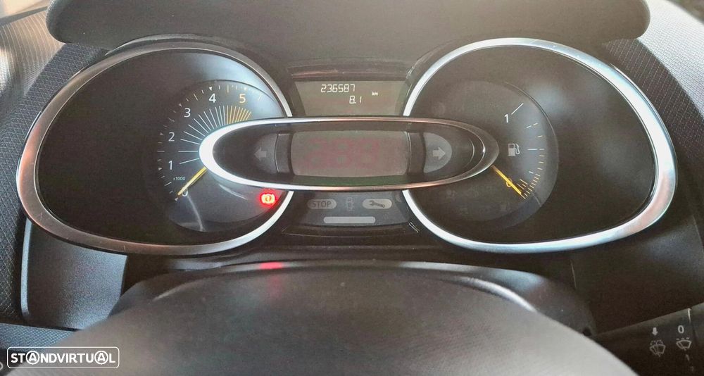 Renault Clio 1.5 dCi Dynamique S - 12