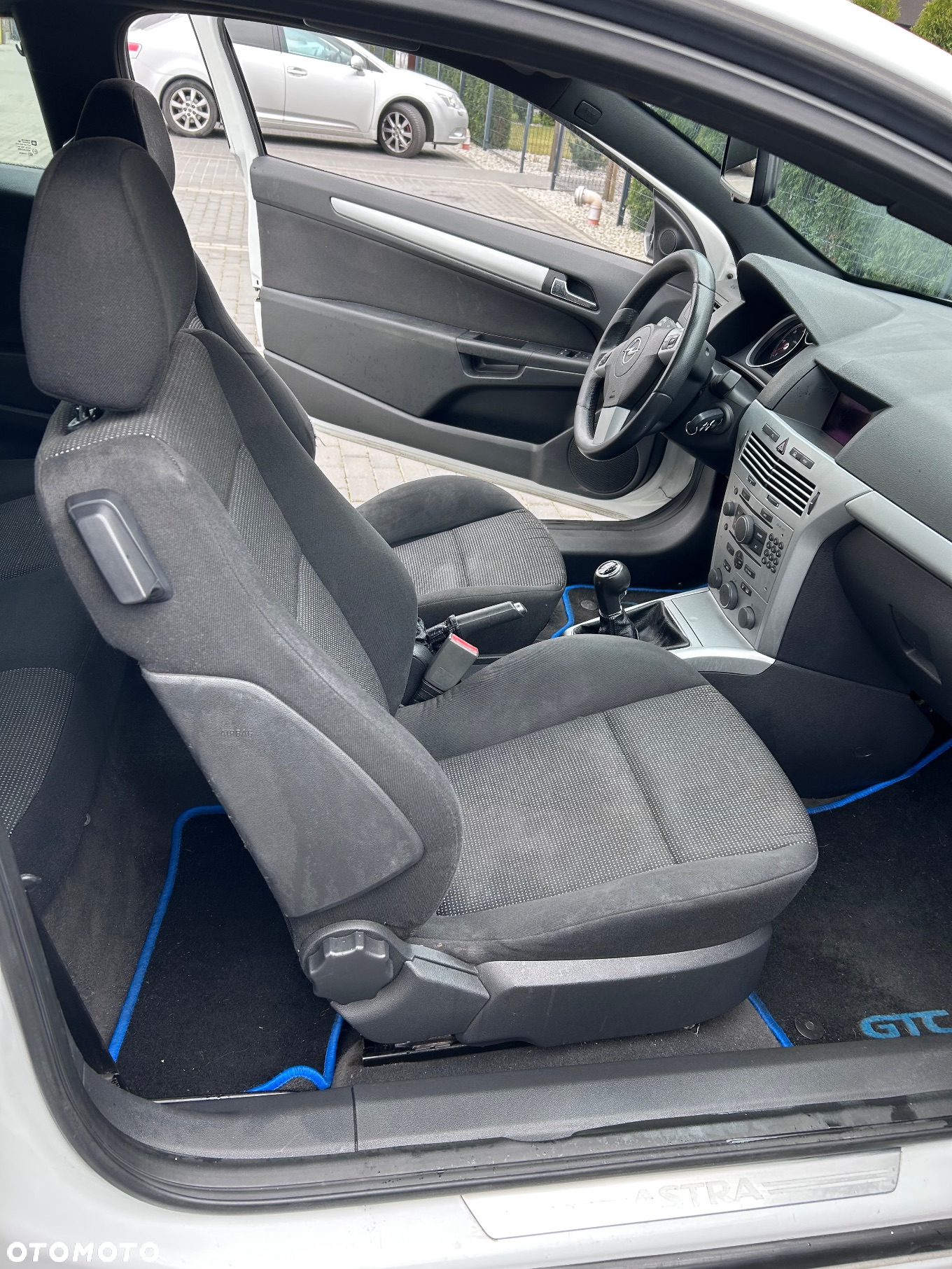Opel Astra III GTC 1.7 CDTI Sport - 23