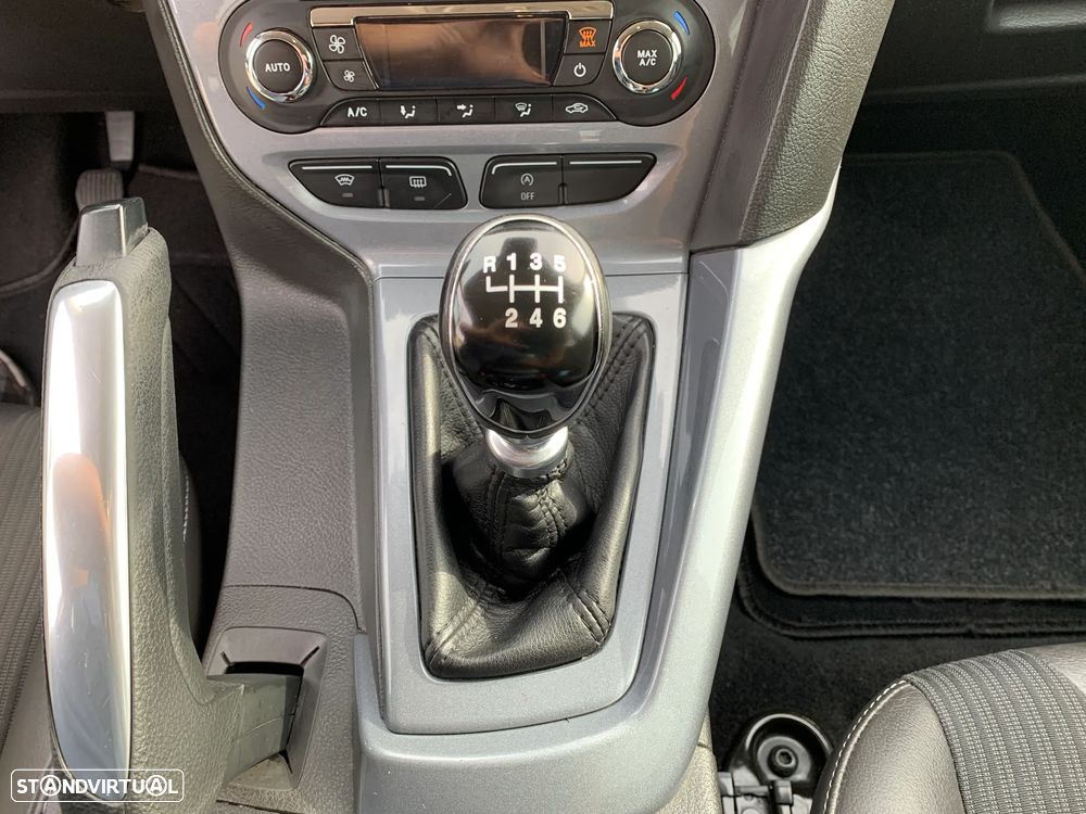 Ford Focus SW - 18