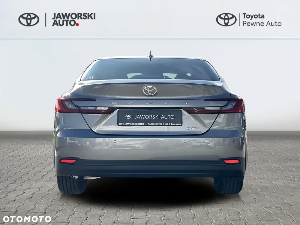 Toyota Camry 2.5 Hybrid Dynamic Force Executive e-CVT - 5