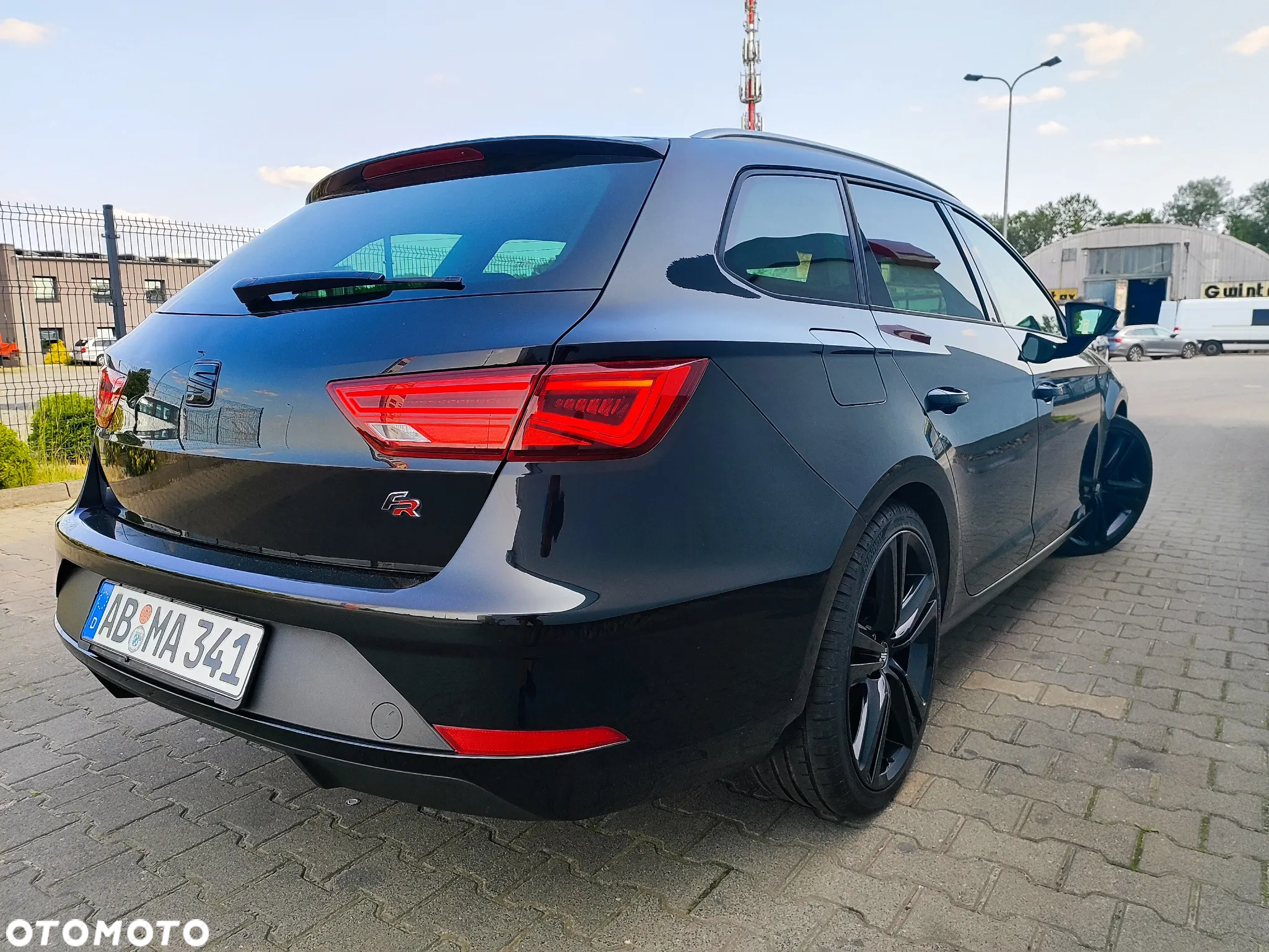 Seat Leon Sportstourer 2.0 TSI OPF DSG FR Plus - 6