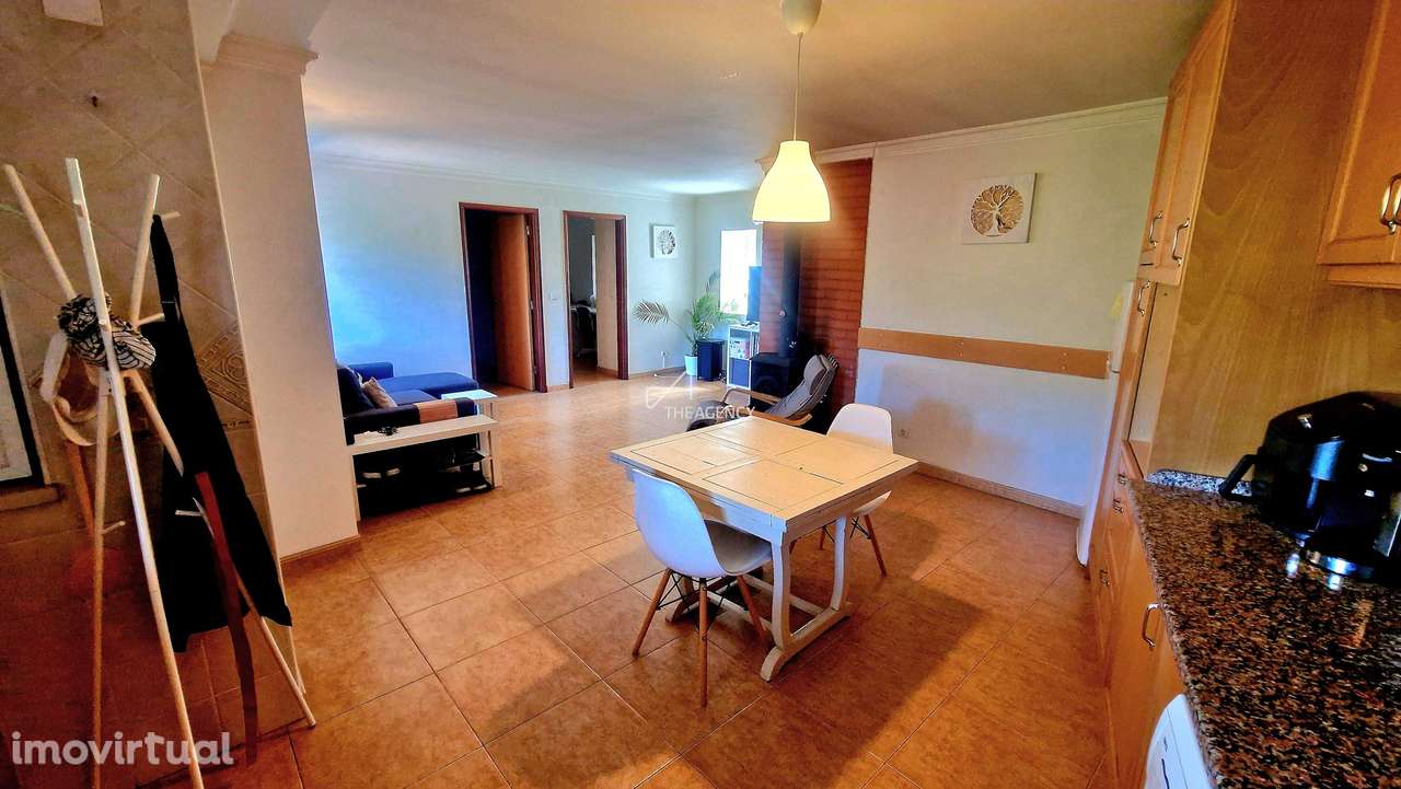 Moradia T2 Tranquila com Anexo T1 Adicional em Amplo Terreno Perto de - Grande imagem: 3/31