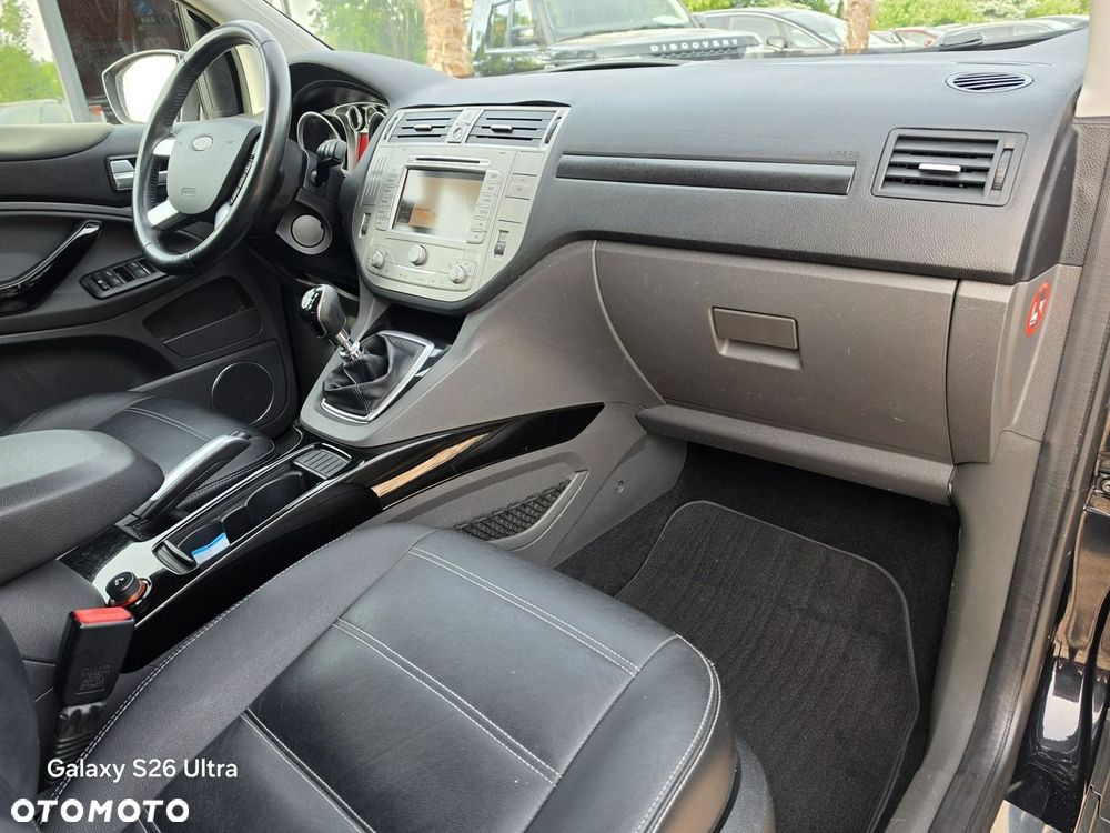 Ford Kuga 2.0 TDCi 4x4 Titanium - 29