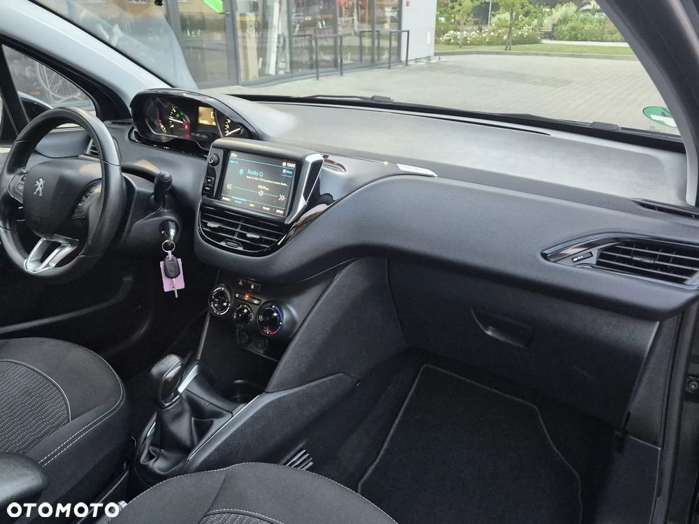 Peugeot 208 PureTech 82 Start & Stop Allure - 8