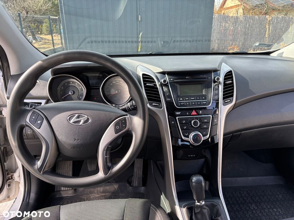 Hyundai i30 1.6 Classic + - 25