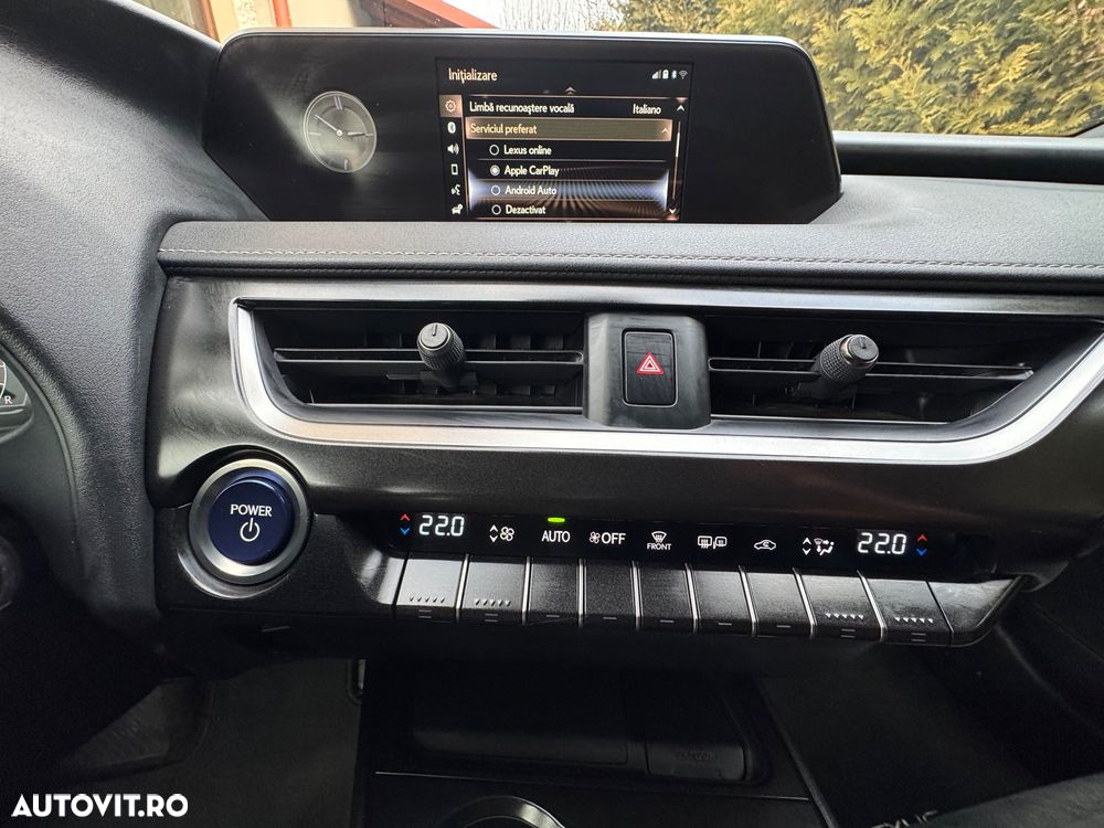 Lexus UX 250h FWD Business - 30