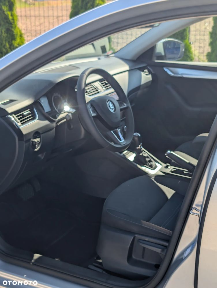 Skoda Octavia 2.0 TDI DSG Style - 11