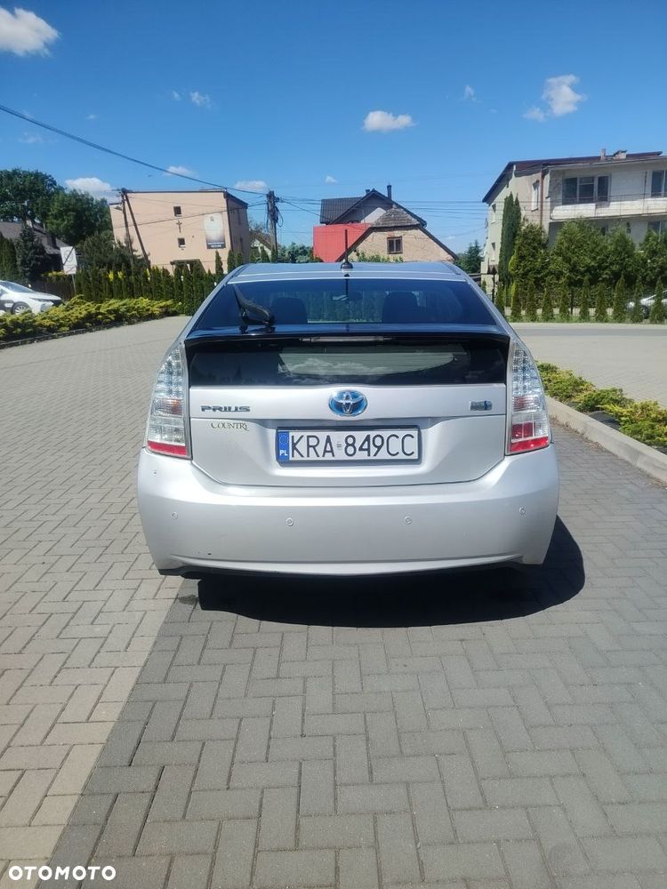 Toyota Prius - 4