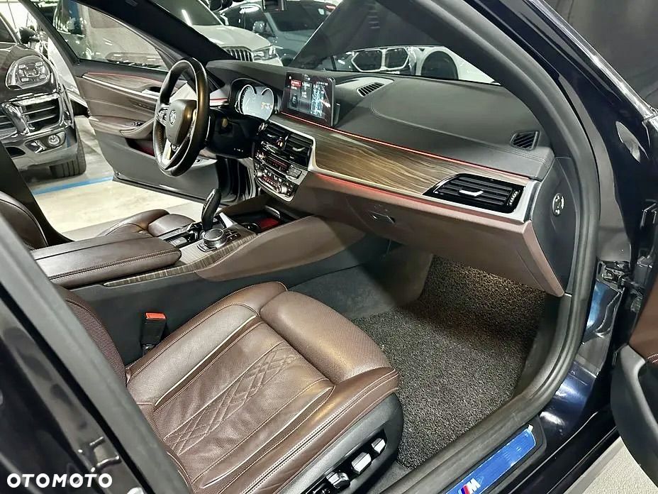 BMW Seria 5 530i xDrive M Sport Edition - 10