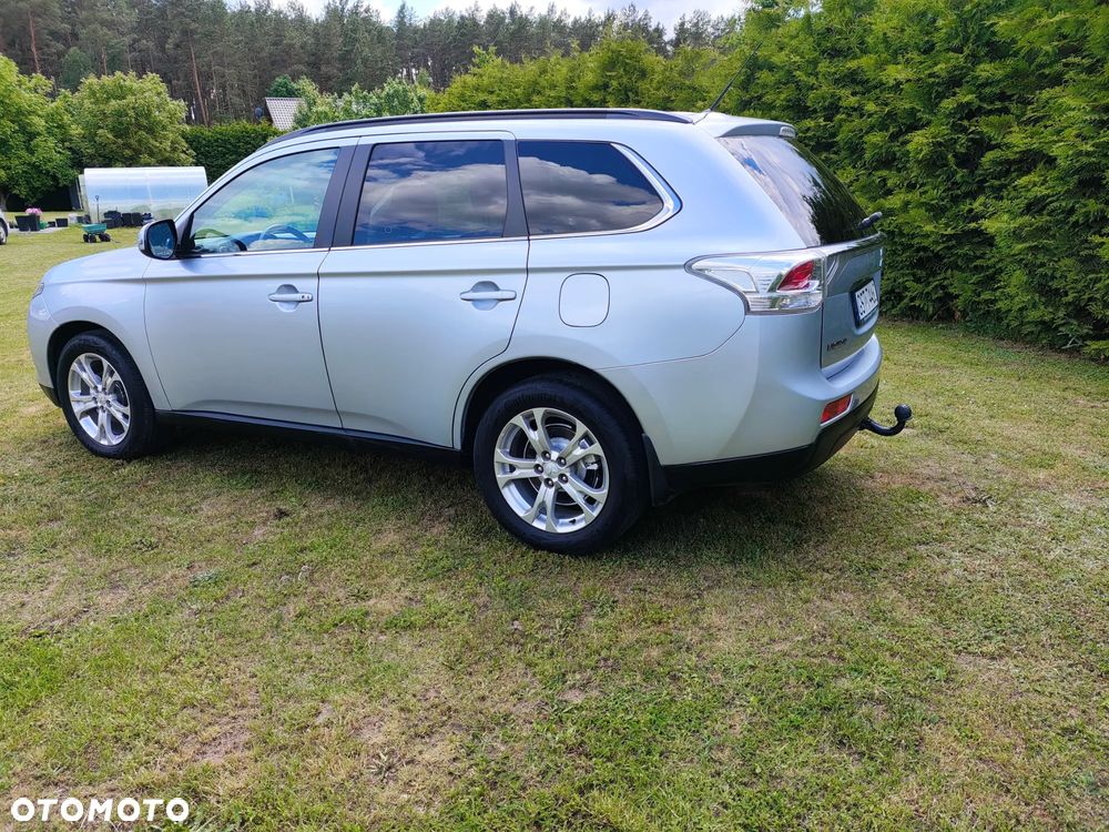 Mitsubishi Outlander - 4