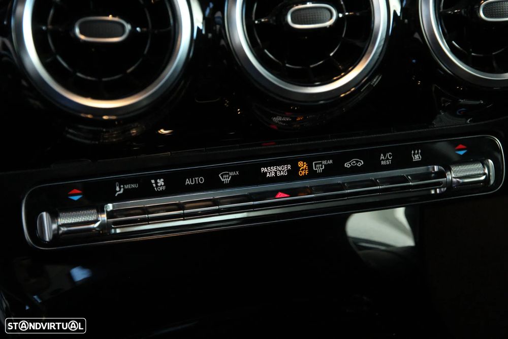 Mercedes-Benz A 250 e AMG Line - 16