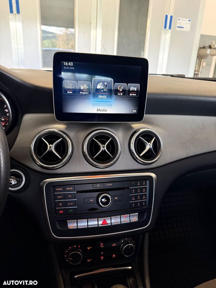 Mercedes-Benz CLA 180 Standard - 9