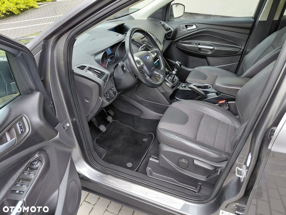 Ford Kuga 1.6 EcoBoost 2x4 Titanium - 22