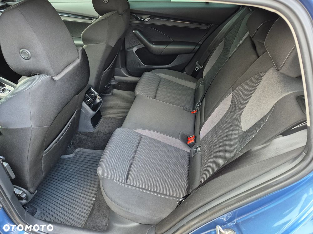 Skoda Octavia 2.0 TDI Ambition DSG - 6