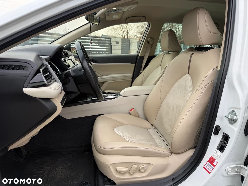 Toyota Camry 2.5 Hybrid Prestige CVT - 16